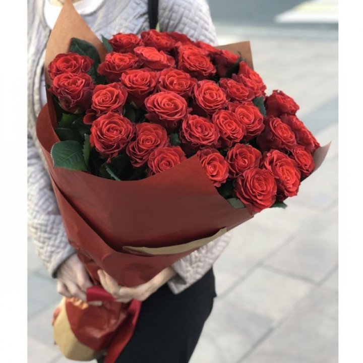 29 высоких роз  в Орске