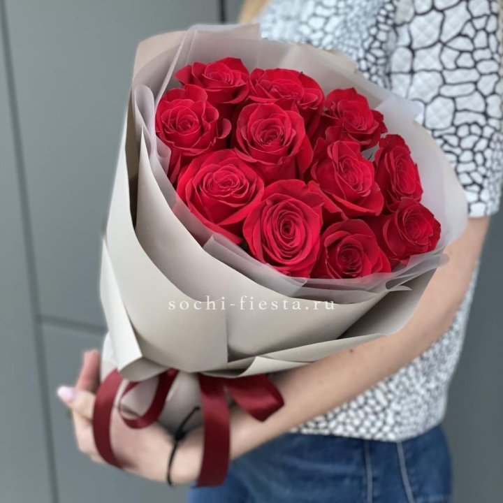 Букет красных роз "Рози" в Орске