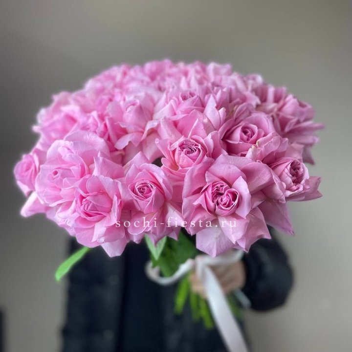 25 розовых французских роз в Орске