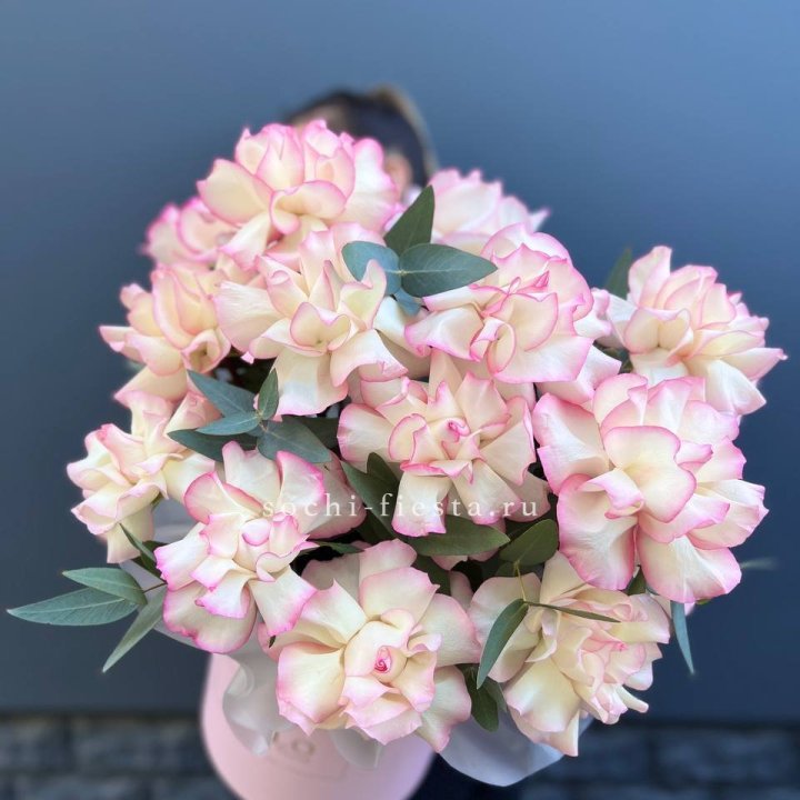 15 Французских роз Джумилия в боксе в Орске