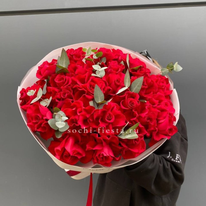23 Красных французских роз в Орске