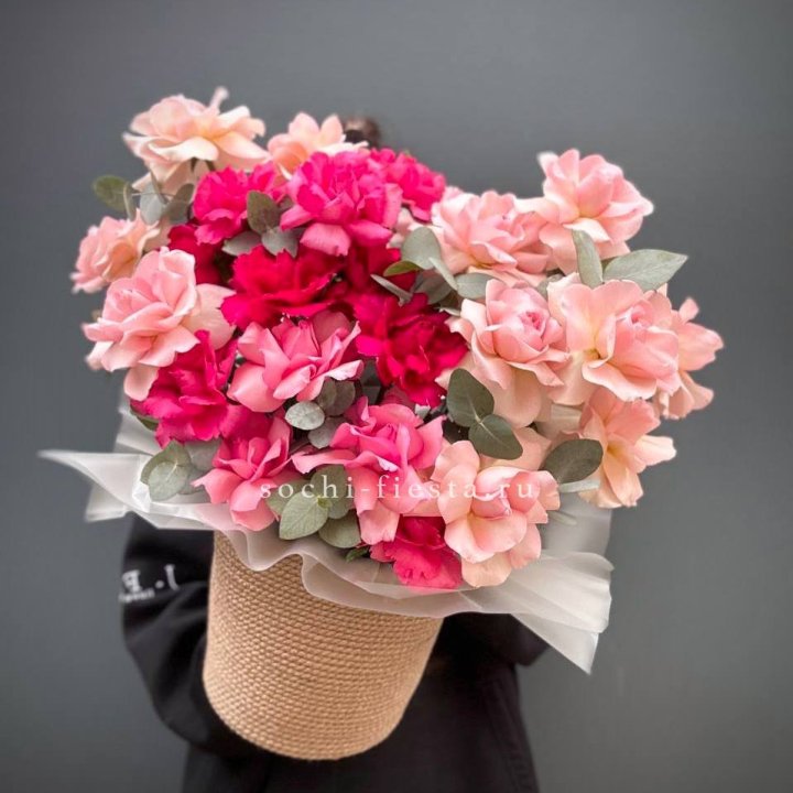 23 Французские розы Микс в боксе в Орске