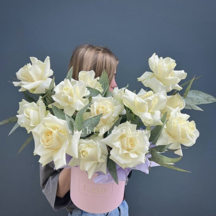 15 Французских роз в боксе в Орске