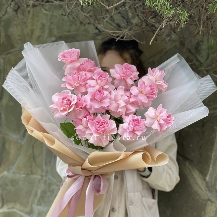 Букет из 15 французских роз Пинк дрим в Орске
