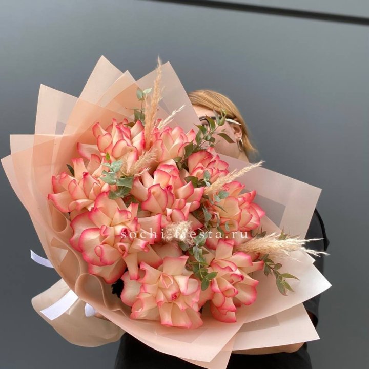 9 Французских роз Джумилия  в Орске