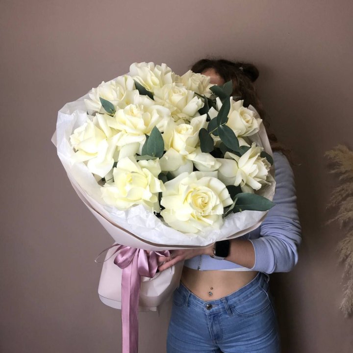 11 Белых французских роз "Вайт найс" в Орске
