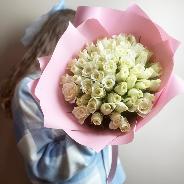 Букет из 51 белой розы (Кения) в Орске