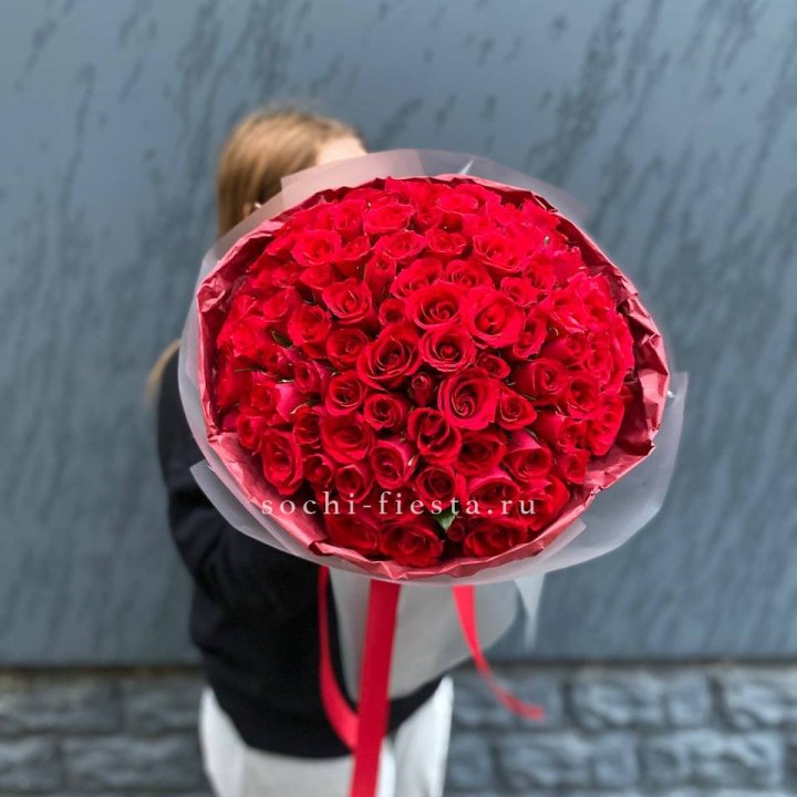 101  красная кенийская роза  в Орске