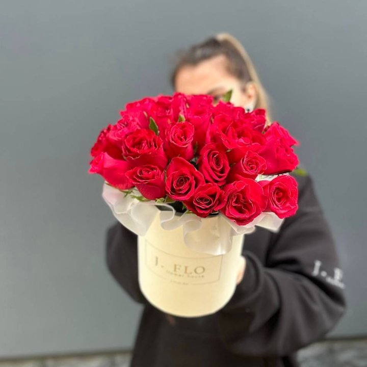 27 кенийских роз в боксе в Орске