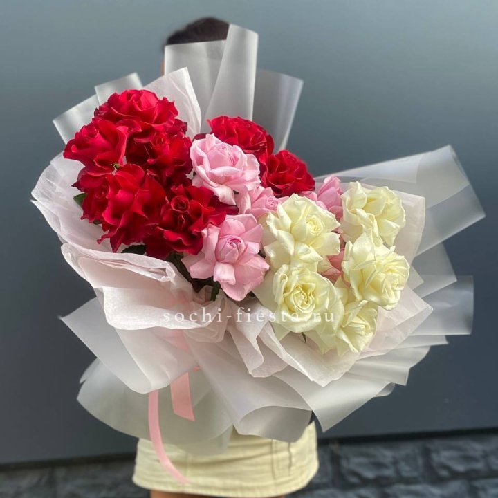 Микс из 17 роз в Орске
