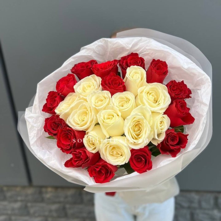 27 роз микс в Орске