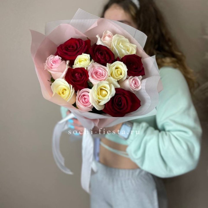 15 роз "Карусель" в Орске