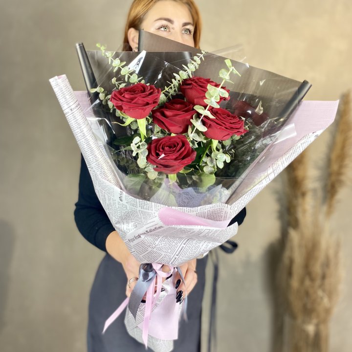 5 красных роз в Орске