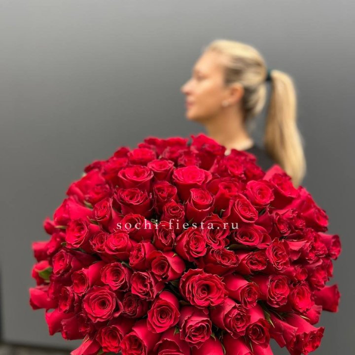 Охапка из 101 красной розы в Орске