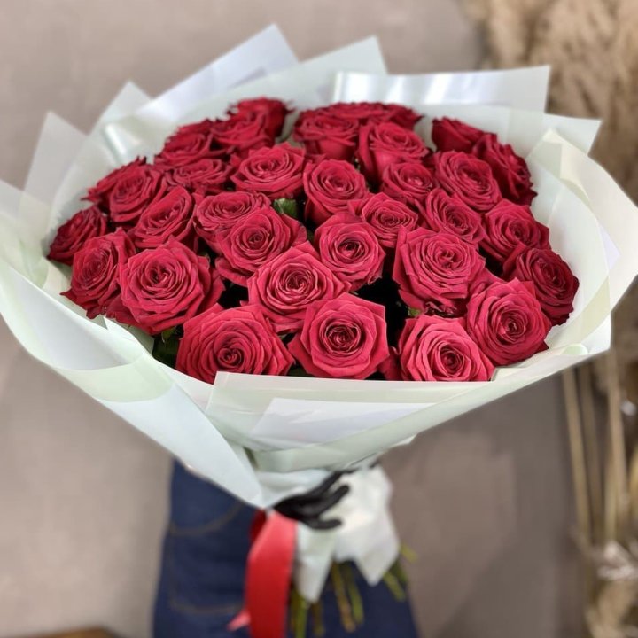 37 красных роз в Орске