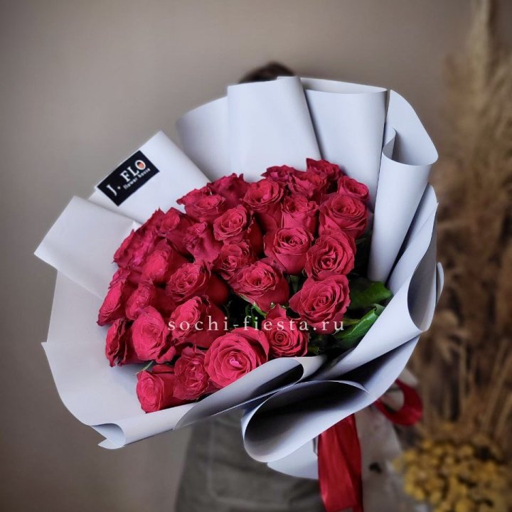 Красные розы 33 шт в Орске