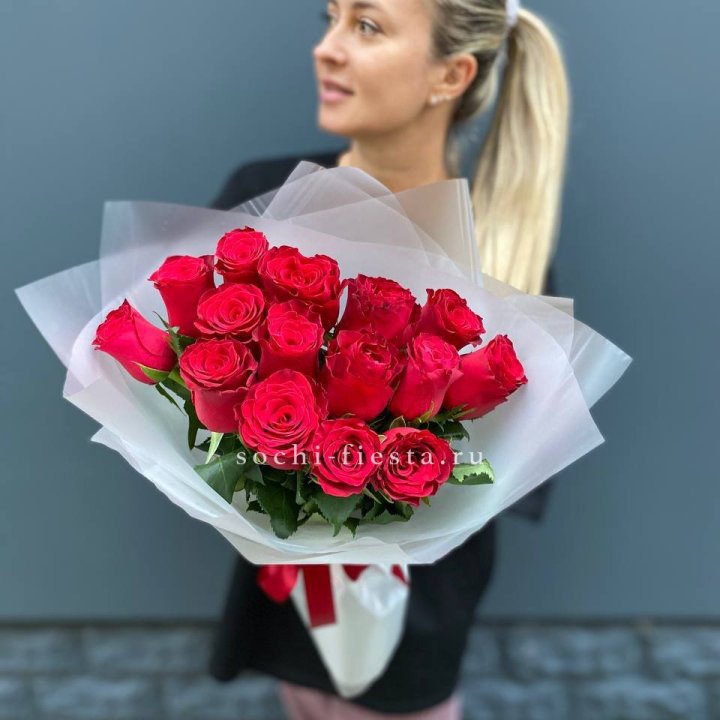Букет из 15 красных роз  в Орске