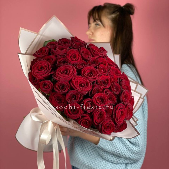 51 красная роза "Лавели" в Орске