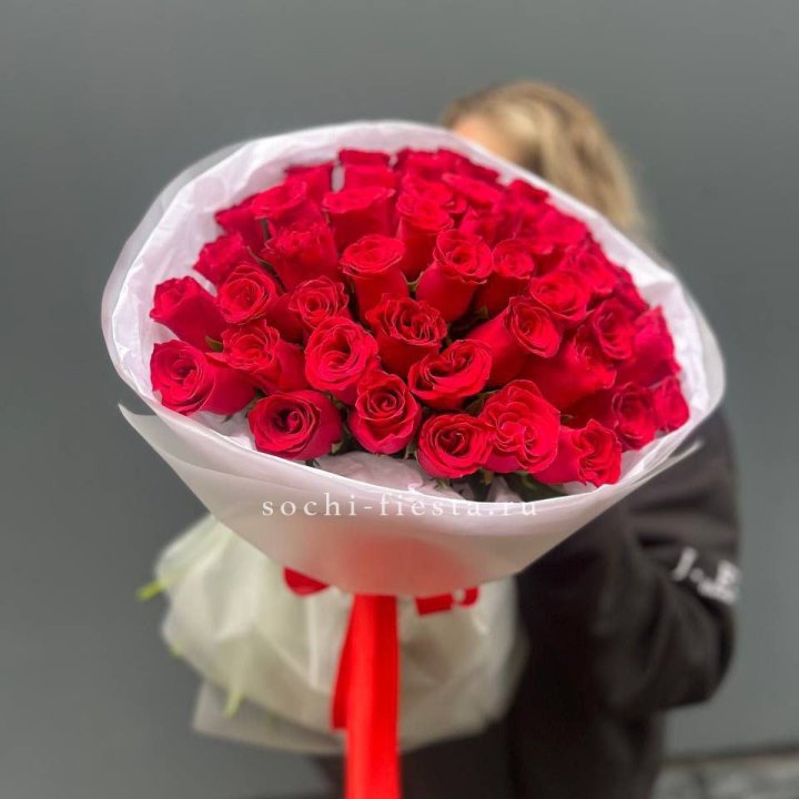 55 красных роз "Амелия" в Орске