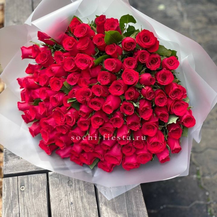 101 красная роза Лолита в Орске