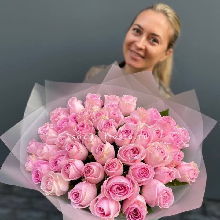 51 розовая роза в Орске