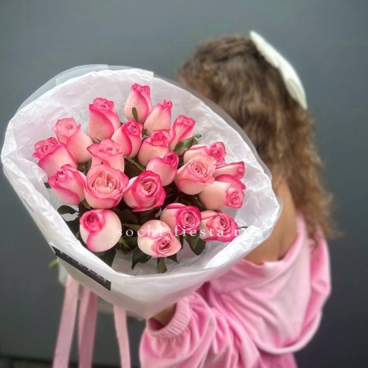21 розовые розы Венди  в оформлении в Орске