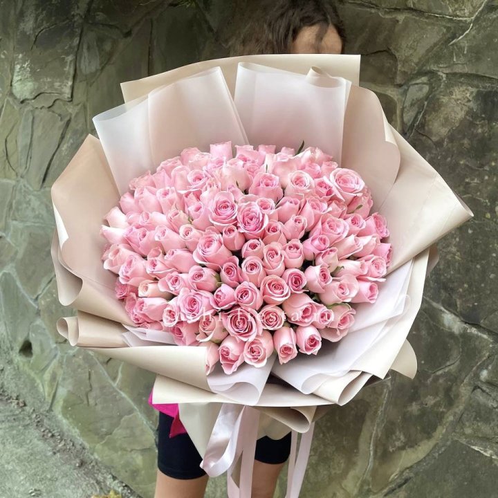 101 нежно-розовая роза Каролина  в Орске