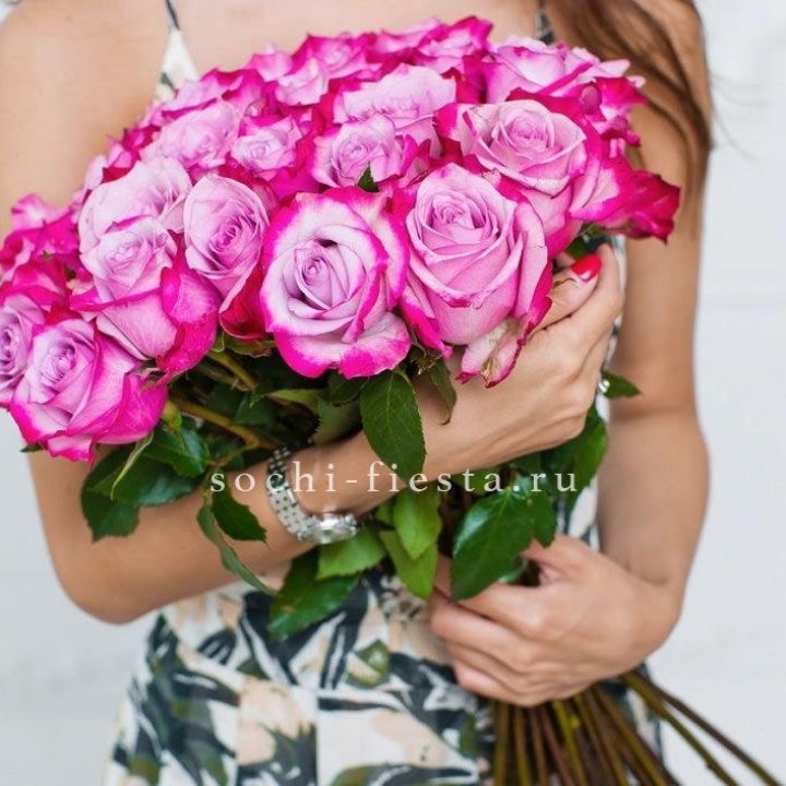 Букет высоких роз Ди перпел в Орске