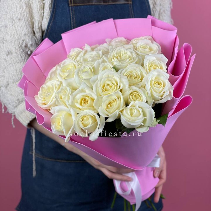 25 белых роз в Орске