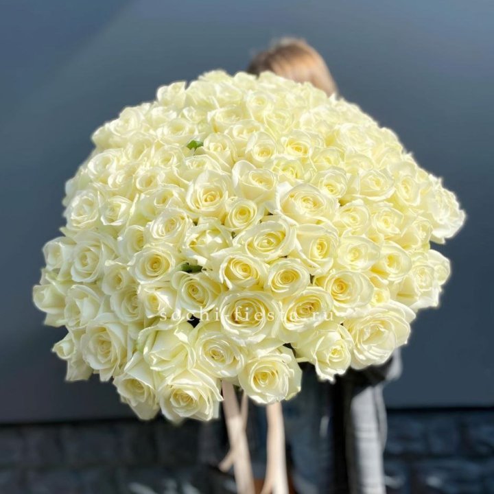 Букет  из 101 белой розы  в Орске