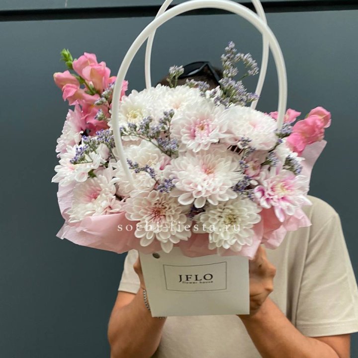 Сумочка из стойких цветов  в Орске