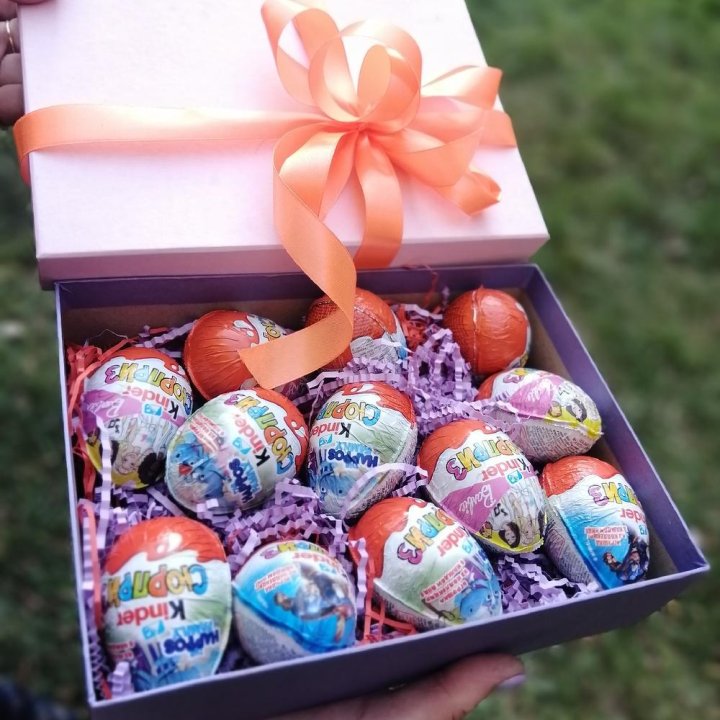 Коробка с киндерами в Орске