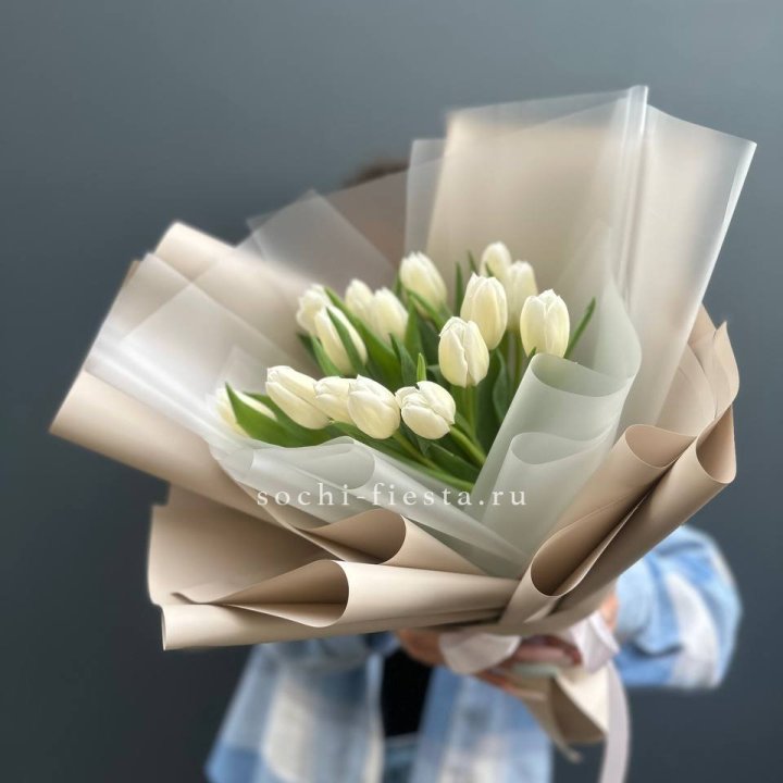 Букет из 15 белых тюльпанов в Орске
