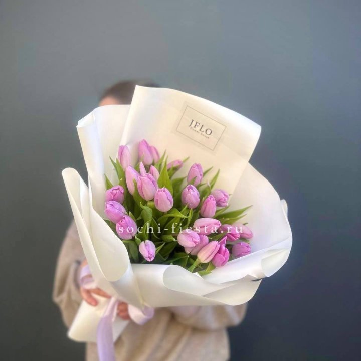 25 сиреневых тюльпанов в Орске