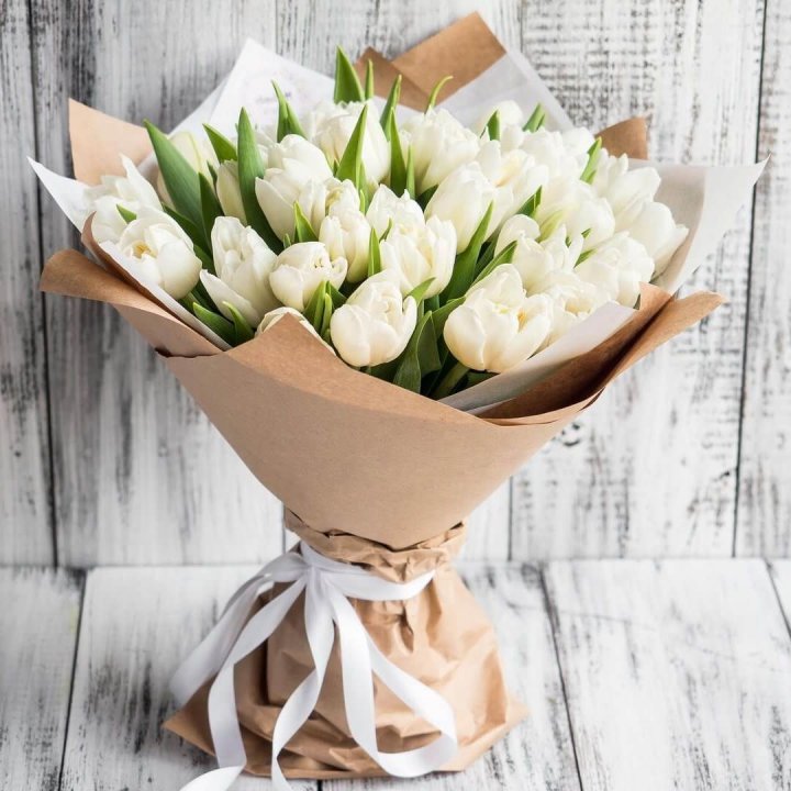 25 белых тюльпанов в Орске