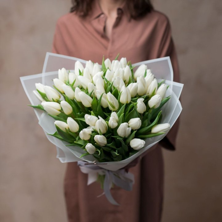 51 белый тюльпан в Орске