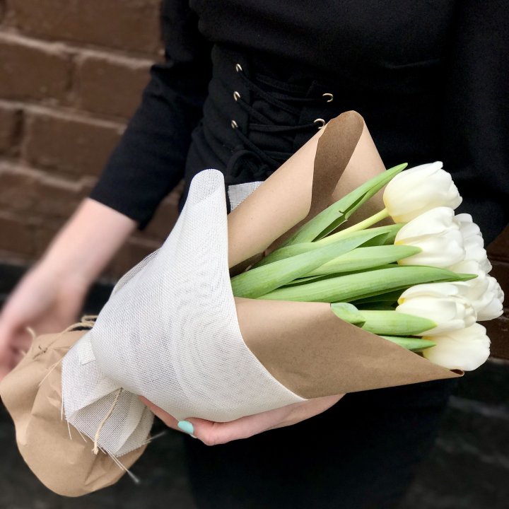 Букет белых тюльпанов в Орске